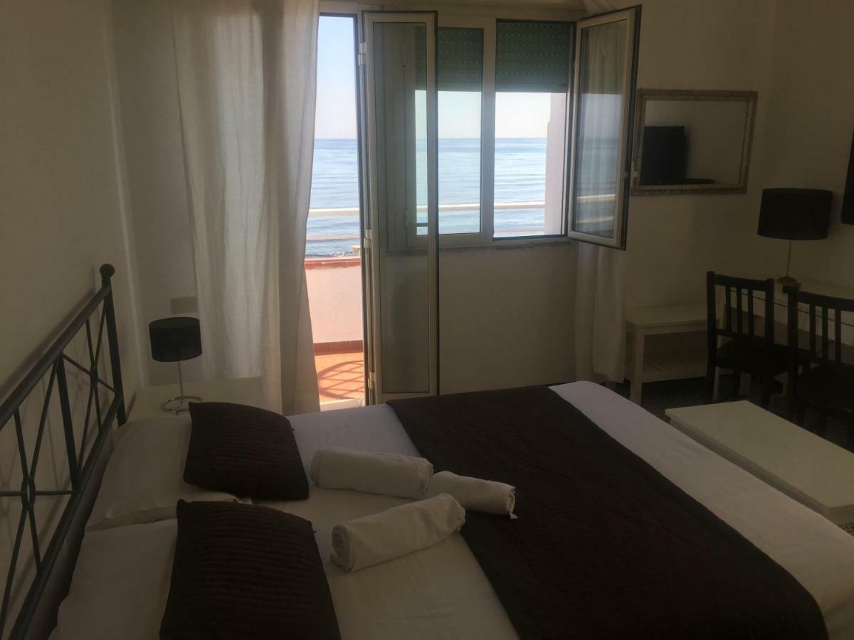 לינה וארוחת בוקר קאריני A Casa Di Giuseppe 2 מראה חיצוני תמונה