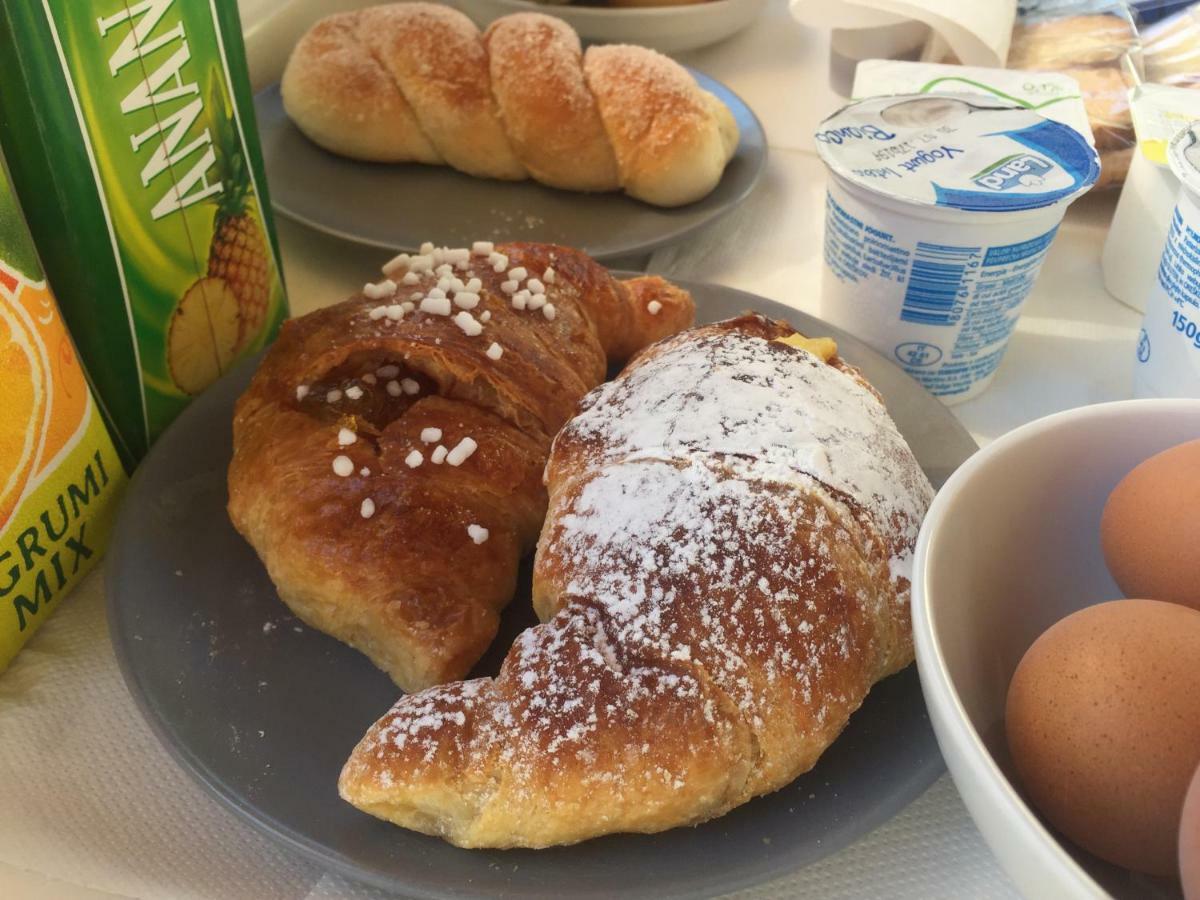 לינה וארוחת בוקר קאריני A Casa Di Giuseppe 2 מראה חיצוני תמונה